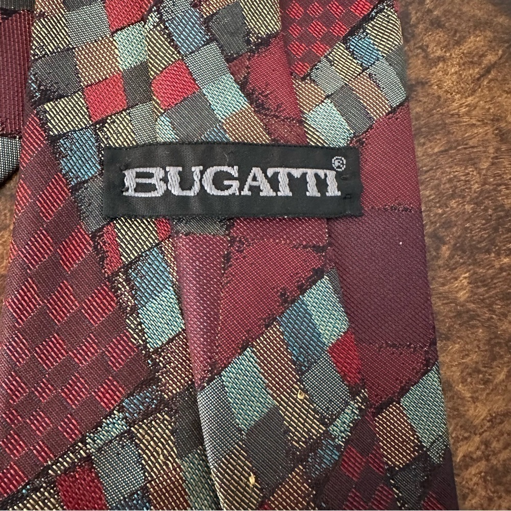 Bugatti Tie Italian Silk Artsy Patchwork Patterned Print Burgandy & Gray 56”x4” - Picture 9 of 12